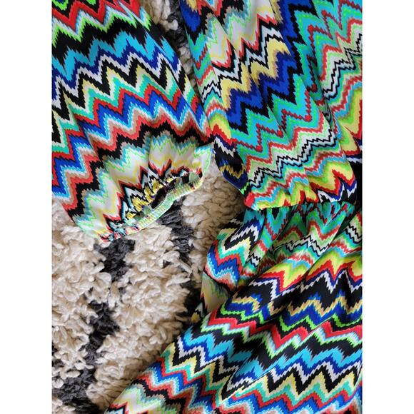 Sage Vibrant Bold Multicolor Chevron Striped Shorts Romper Wrap Front Size Small - Picture 3 of 6